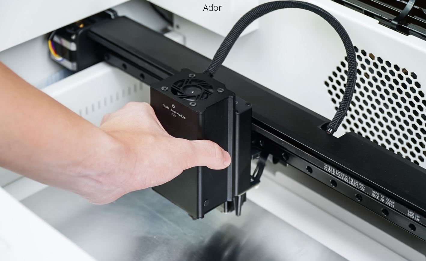 FLUX Ador Lasersnijder en kleurenprinter