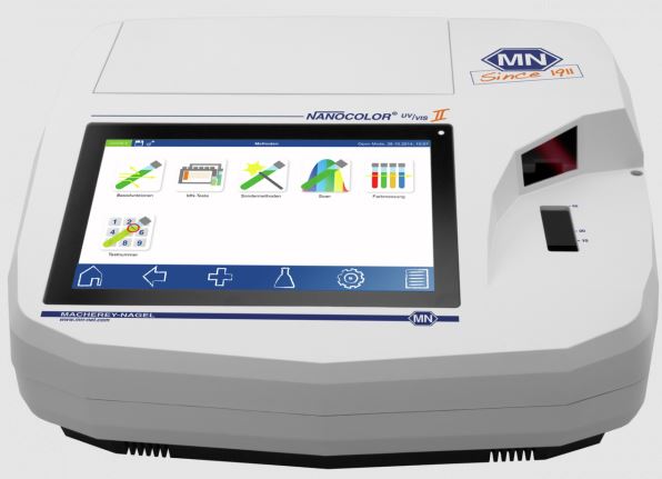 NANOCOLOR UV/VIS II spectrofotometer