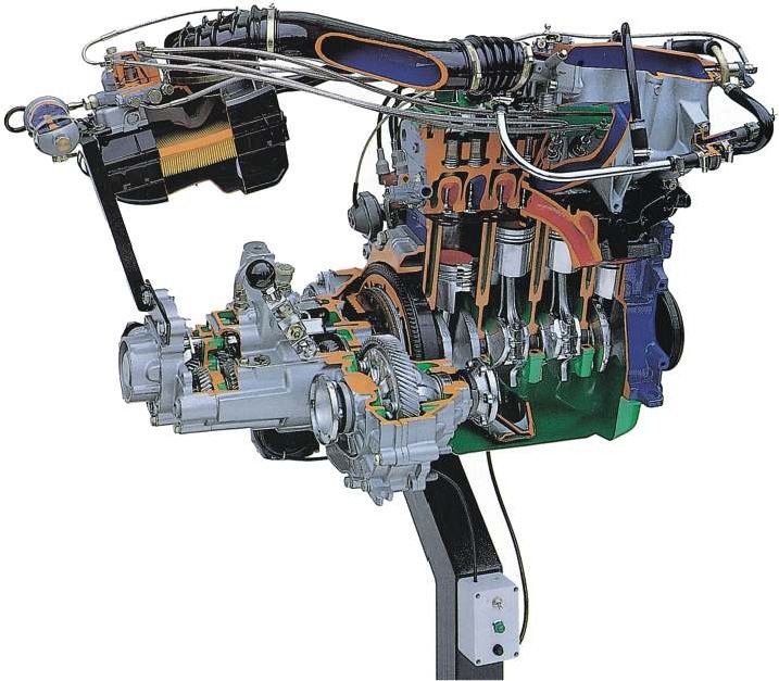 4 cylinder benzine motor met multipoint
