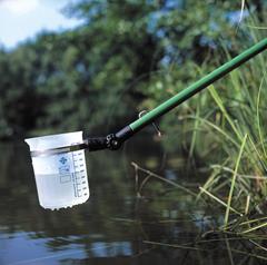 Watermonsterbeker in klem